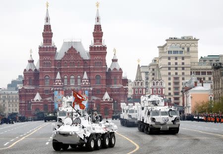 Moscow - Russia - 09/05/2017 - Russian servicemen parade with vehicles during the 72nd anniversary of the end of World War II on the Red Square in Moscow. REUTERS/Maxim Shemetov