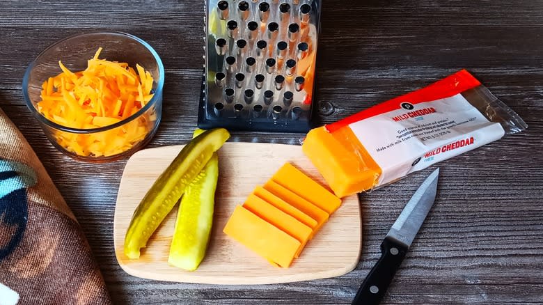 Publix cheddar cheese sliced and grated