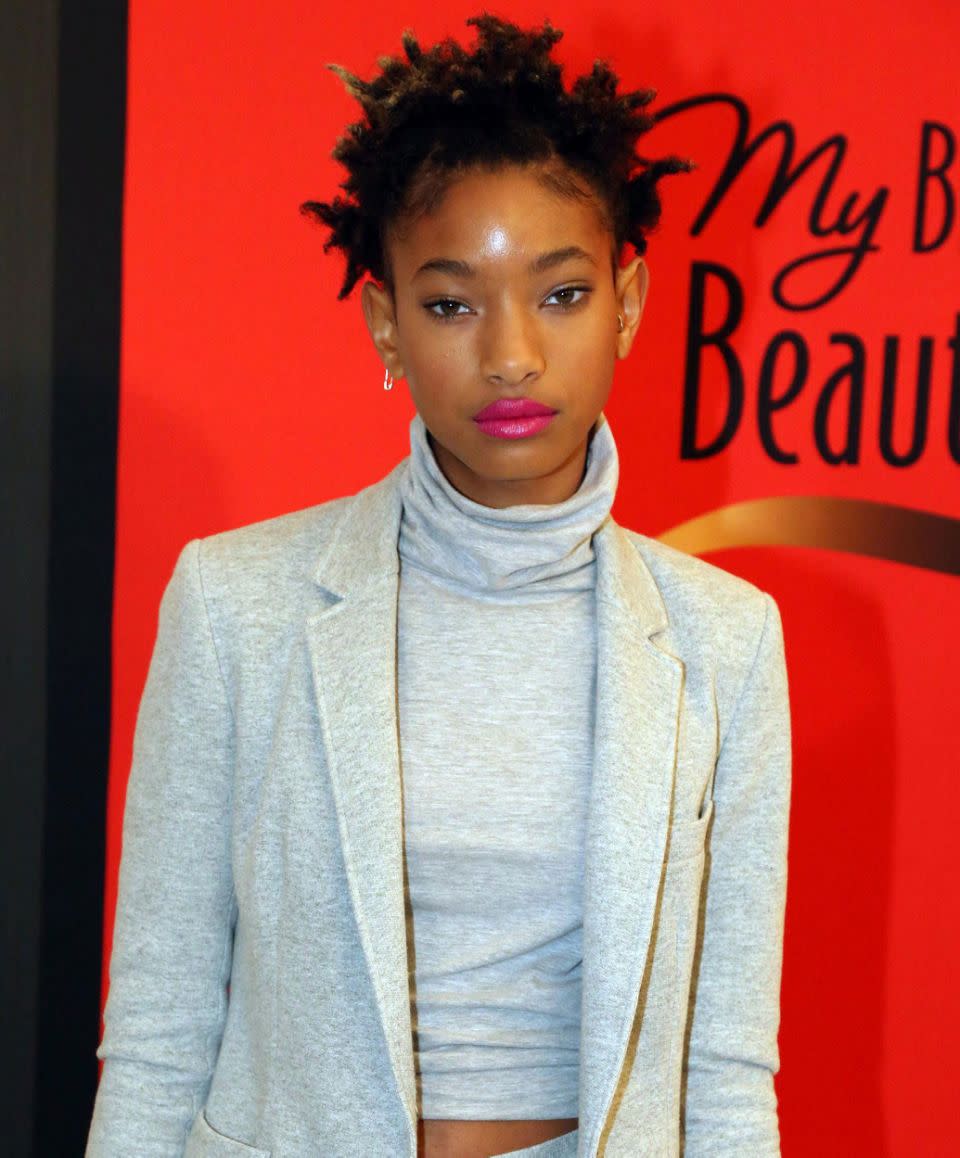 Will Smith's 14-year-old daughter has signed a modeling contract.