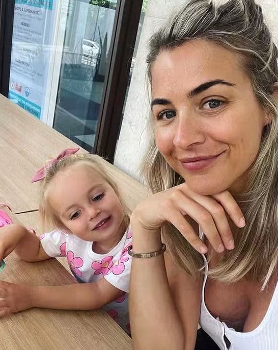 gemma-atkinson-mia-daughter-picture