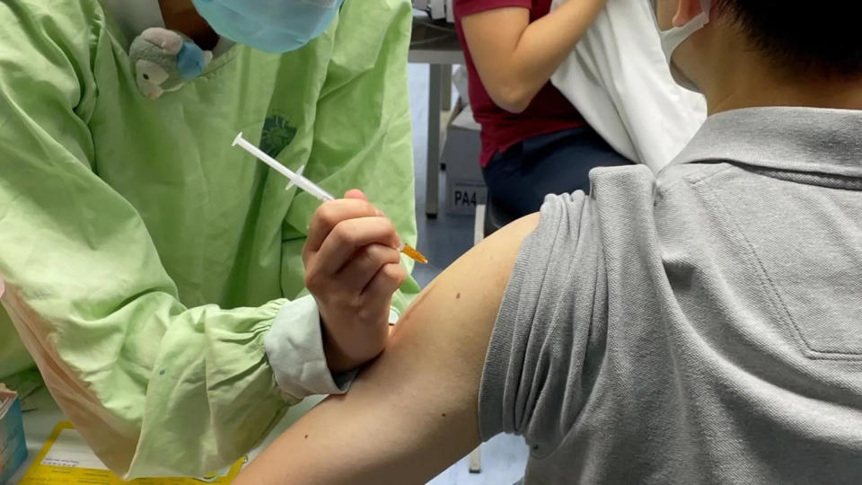 <strong>國內新冠、流感疫情仍在流行期，北市公費流感疫苗庫存僅約750劑，Novavax XBB新冠疫苗尚餘1.4萬劑。（圖／資料庫）</strong>