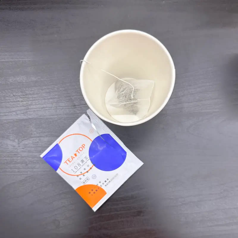 ▲不可能賣一杯空氣吧，原來是TEA TOP打造的「空氣茶香杯」。（圖／TEA TOP提供）