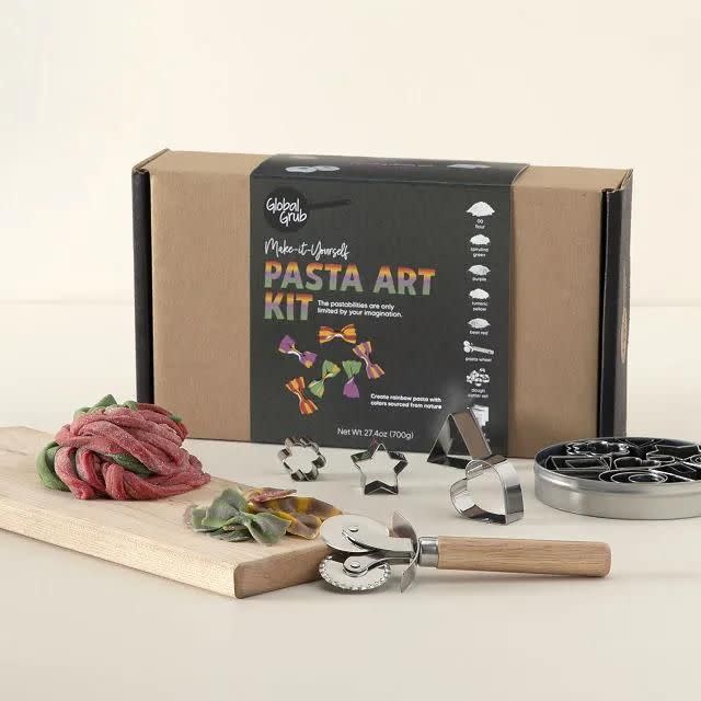 42) Pasta Art Kit