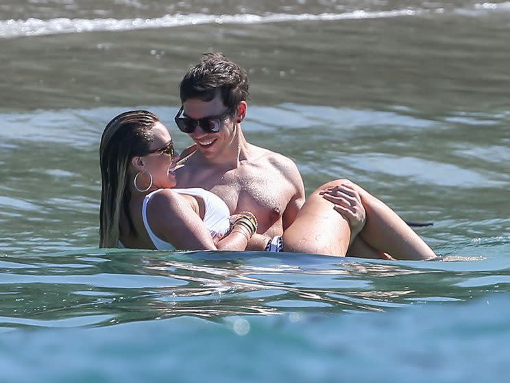 Hilary Duff and Matthew Koma, snapped on Feb. 15, are enjoying themselves in Costa Rica. (Photo: FameFlynet)