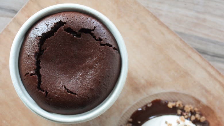 molten chocolate lava cake