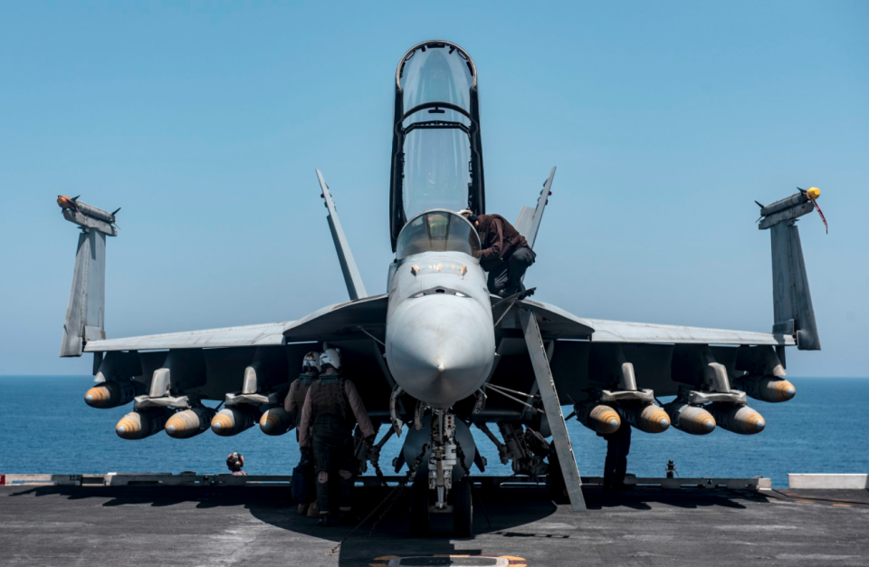 f/a 18 uss george h w bush isis