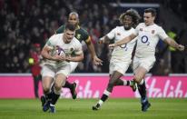 Britain Rugby Union - England v South Africa - 2016 Old Mutual Wealth Series - Twickenham Stadium, London, England - 12/11/16 England's Owen Farrell runs in to score their fourth try Reuters / Toby Melville