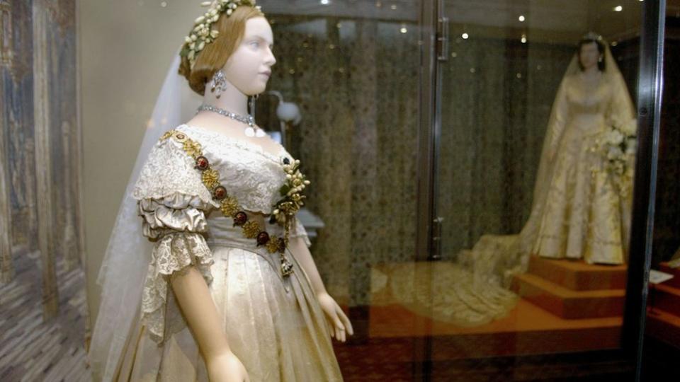 維多利亞女王婚紗