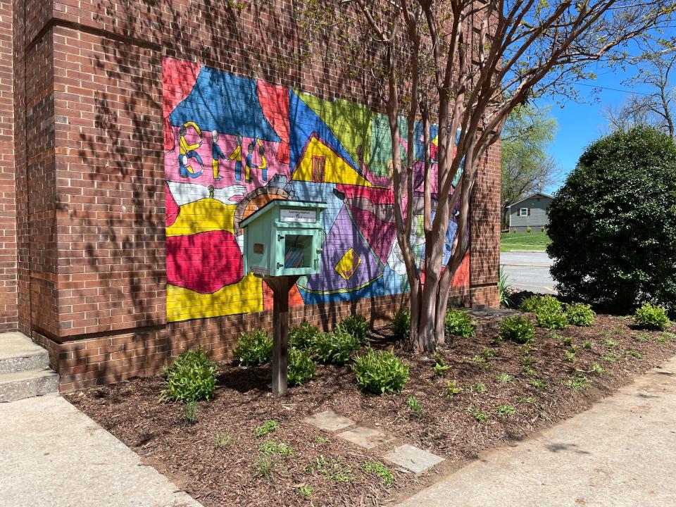 Keep Knoxville Beautiful, launched a new initiative, SchoolScapes, aimed at enhancing the landscapes of public schools throughout Knox County. The kickoff event was held at Beaumont Magnet Academy.