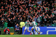 <p>Der Celtic Park bebte, als Callum McGregor von Celtic Glasgow im Spiel gegen den FC Bayern München den Ausgleich erzielte. Am Ende aber zogen die Deutschen mit 2:1 vorzeitig ins Achtelfinale der Champions League ein. (Bild: Reuters) </p>