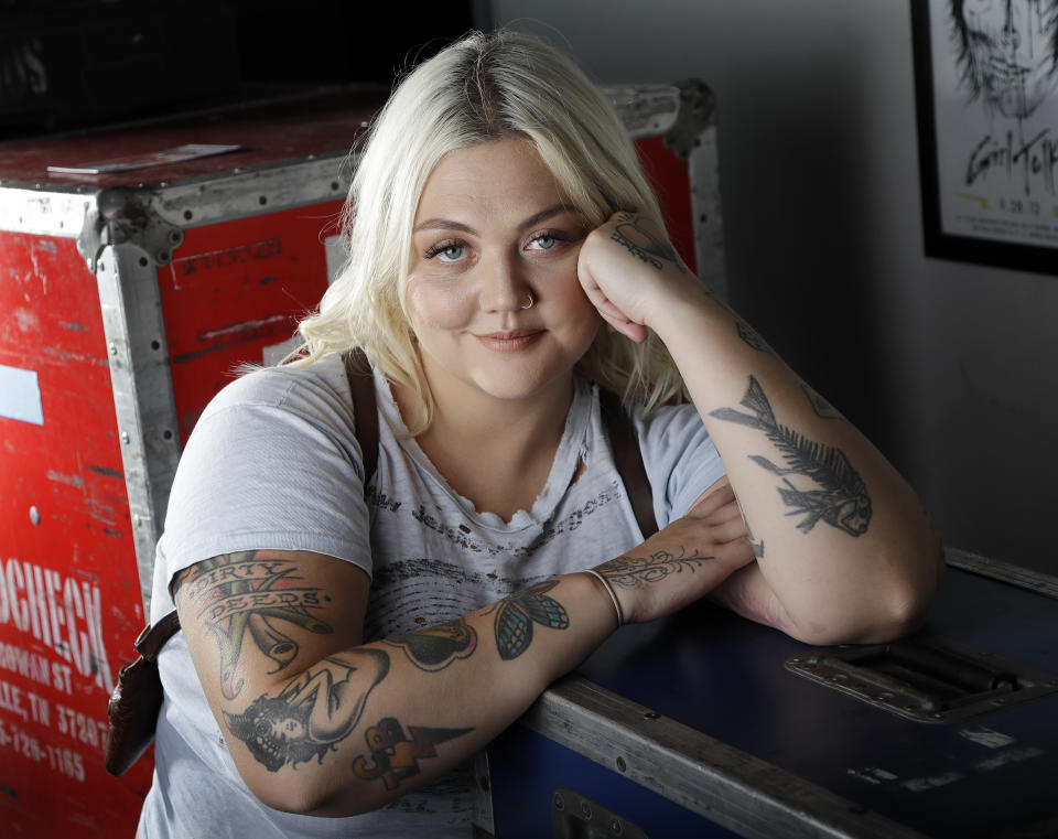 Elle King posa en Nashville, Tennessee en una fotografía del 20 de septiembre de 2018, para promover su álbum "Shake The Spirit" el cual será lanzado el 19 de octubre. (Foto/Mark Humphrey)