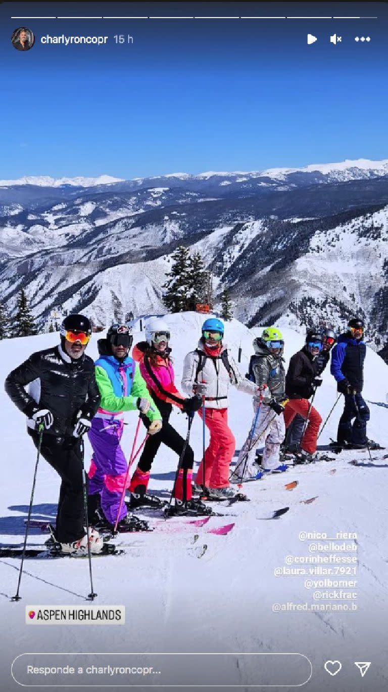 Nicolás Riera junto a Débora Bello y un grupo de amigos en Aspen