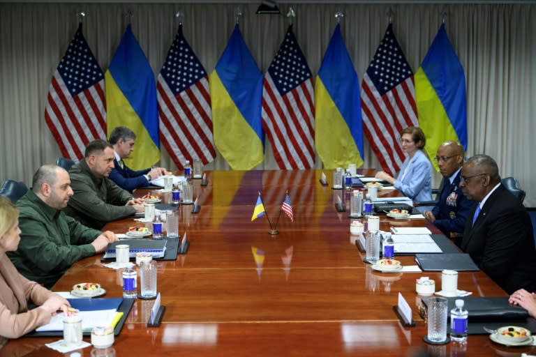 US Secretary of Defense Lloyd Austin (R) speaks during a meeting with Ukrainian Defense Minister Rustem Umerov (L) at the Pentagon on July 2, 2024 (Drew ANGERER)