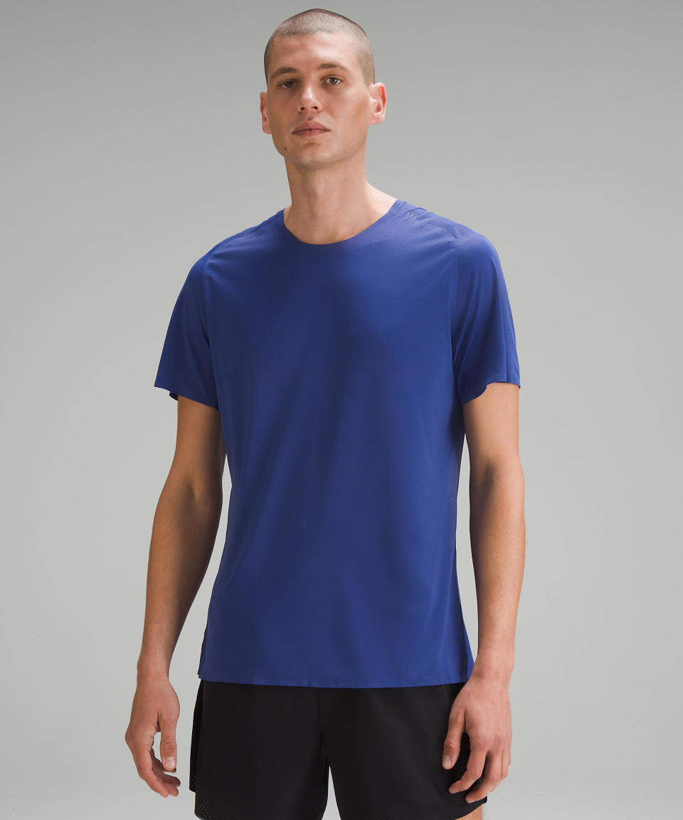 <p><a href="https://go.redirectingat.com?id=74968X1596630&url=https%3A%2F%2Fshop.lululemon.com%2Fp%2Fmen-ss-tops%2FFast-and-Free-Short-Sleeve-MD%2F_%2Fprod9491430&sref=https%3A%2F%2Fwww.esquire.com%2Fstyle%2Fmens-fashion%2Fg43966219%2Flululemon-memorial-day-sale-2023%2F" rel="nofollow noopener" target="_blank" data-ylk="slk:Shop Now;elm:context_link;itc:0;sec:content-canvas" class="link ">Shop Now</a></p><p>Fast and Free Short Sleeve Shirt</p><p>$64.00</p><p>lululemon.com</p><span class="copyright">Lululemon</span>