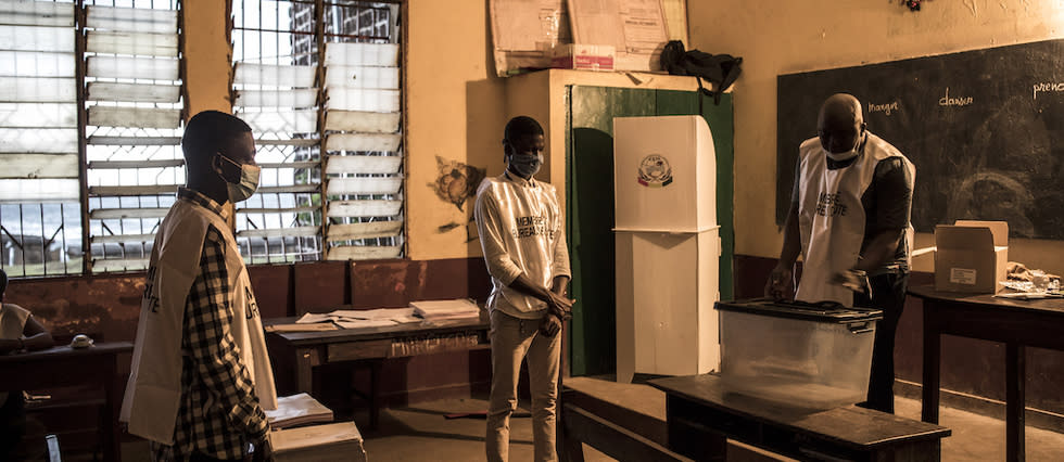 La présidentielle de dimanche en Guinée s'est déroulée dans un climat de vives tensions faisant craindre une éruption de violences.
