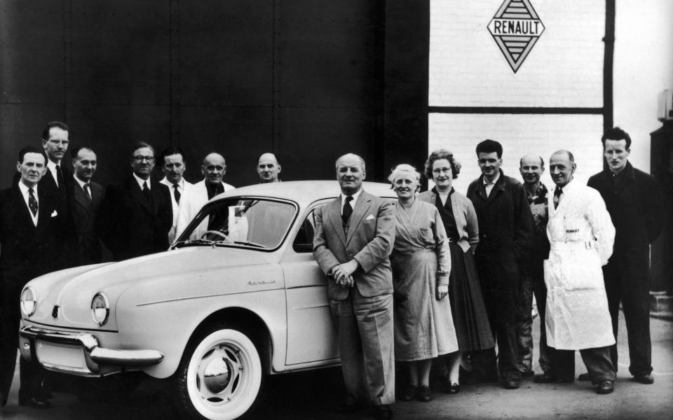 Renault Dauphine royal cars - Keystone-France/Gamma-Keystone via Getty Images