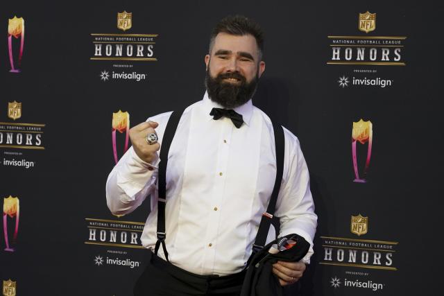 Jason Kelce's celebrity bartending event raises more than $375,000