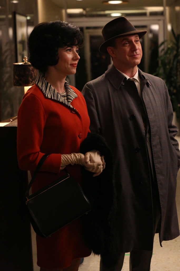 Sylvia Rosen (Linda Cardellini) and Arnold Rosen (Brian Markinson) in the "Mad Men" episode, "The Flood."