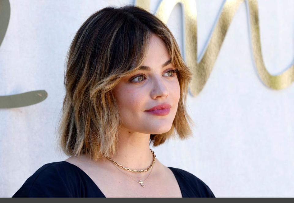 short hairstyles for thin hair lucy hale