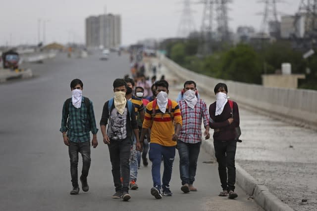 Indian daily wage labourers on the outskirts of New Delhi