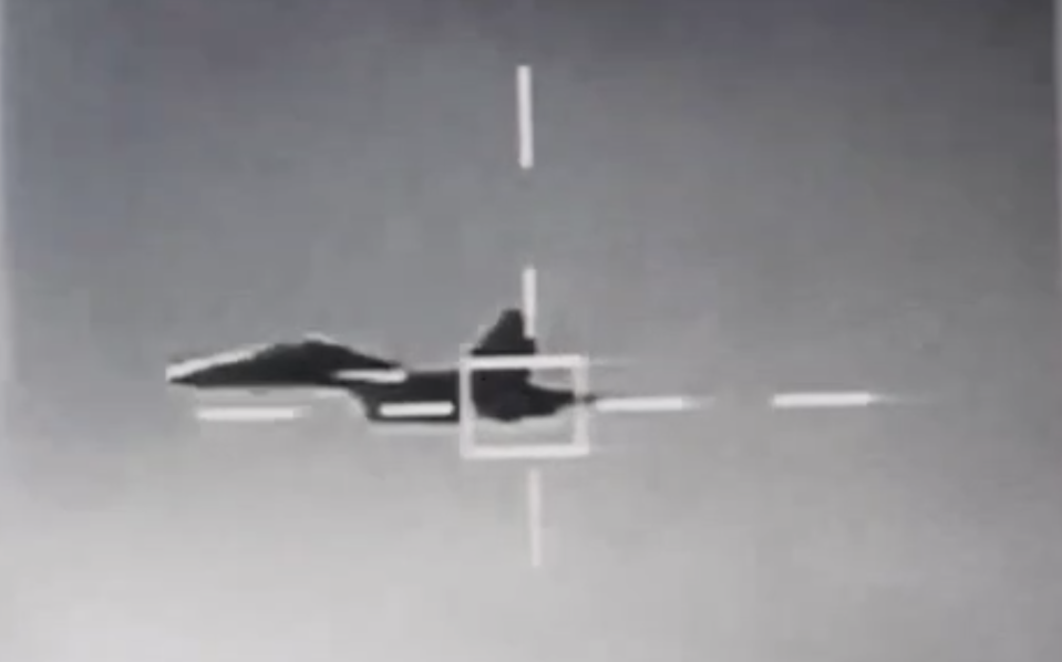 國防部公布2024.5.24空軍F-16V掛載AN/AAQ-33 「狙擊手」目標標定莢艙，應對中國「聯合利劍-2024A」軍演，監控中共殲-16殲擊機畫面，展現全天候監控鎖定目標能力。截自空軍影片
