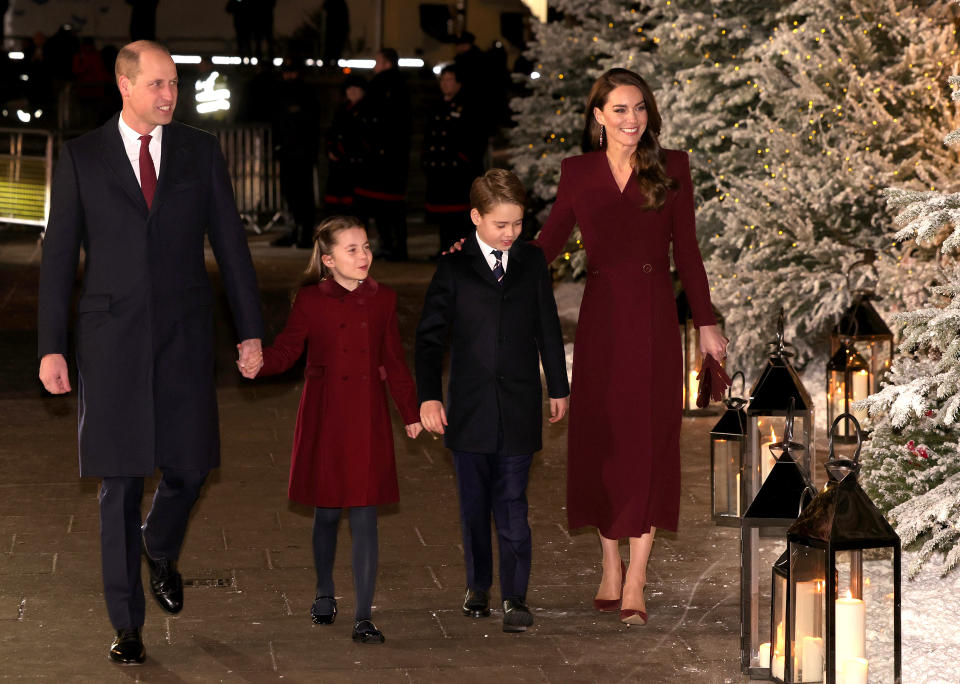 LONDON, ENGLAND - DECEMBER 15: Prince William, Prince of Wales, Princess Charlotte of Wales and Prince George of Wales and Catherine, Princess of Wales attend the 'Together at Christmas' Carol Service at Westminster Abbey on December 15, 2022 in London, England. Spearheaded by Catherine, Princess of Wales and supported by The Royal Foundation, this year's carol service is dedicated to Her late Majesty Queen Elizabeth II and the values she demonstrated throughout her life.  (Photo by Chris Jackson/Getty Images)
