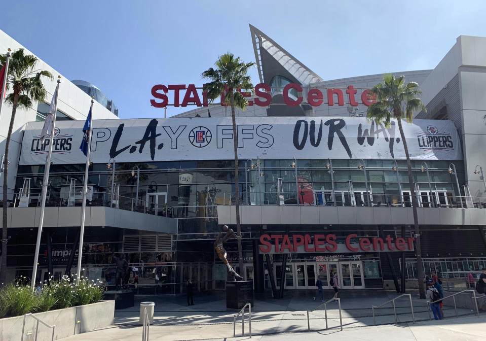 Shop LA Clippers merchandise in our Yahoo Fanatics shop