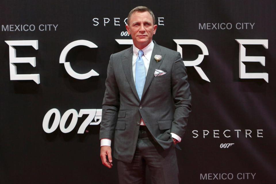 Actor Daniel Craig poses at the Mexican premiere of the new James Bond 007 film “Spectre” (REUTERS/Ginnette Riquelme/File Photo)