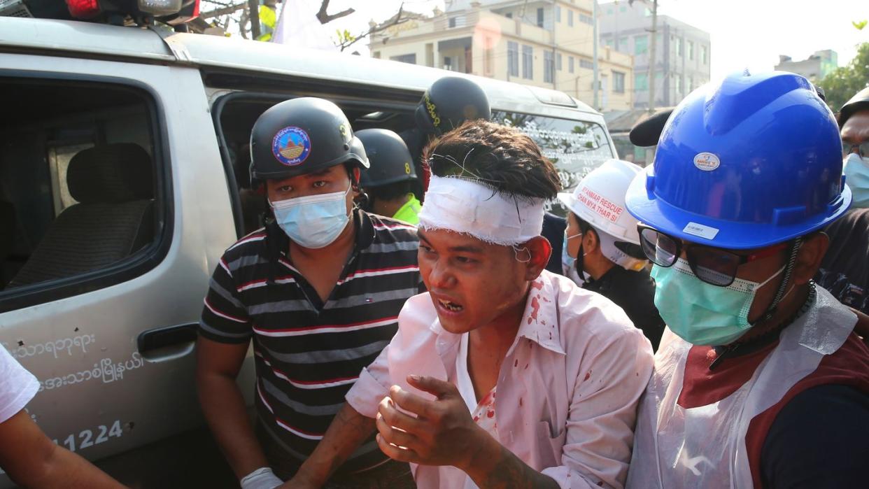 Gummigeschosse und scharfe Munition gegen friedliche Demonstranten: Berichten zufolge versucht die Militärjunta in Myanmar immer brutaler, die Proteste im Land niederzuschlagen.