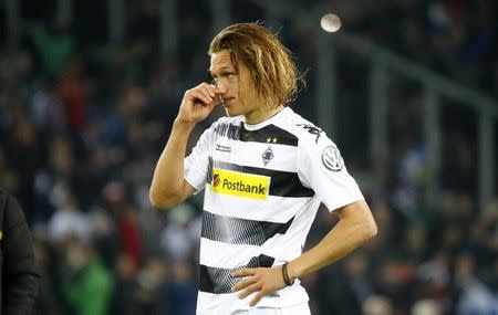 Football Soccer - Borussia Monchengladbach v Eintracht Frankfurt - DFB Pokal Semi Final - Borussia-Park, Monchengladbach, Germany - 25/4/17 Borussia Monchengladbach's Jannik Vestergaard looks dejected after losing the match with a penalty shootout Reuters / Wolfgang Rattay Livepic