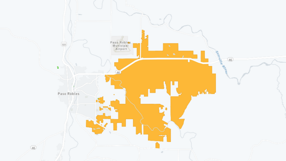 More than 2,500 PG&E customers lost power Monday evening as a fire burned off Creston Road in Paso Robles.