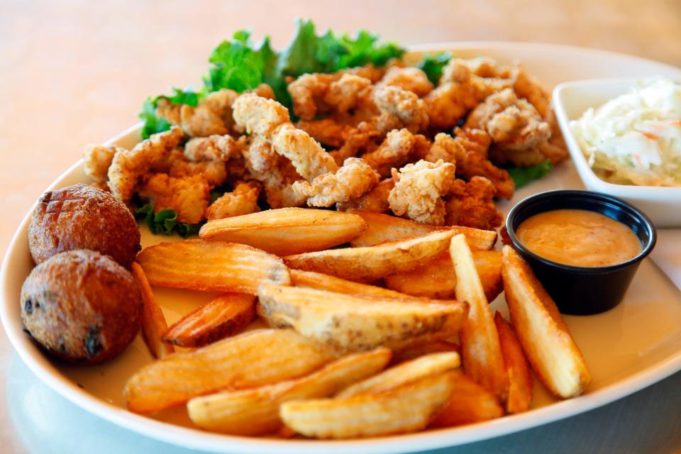 Fried alligator dinner at Buzzard Billy's.