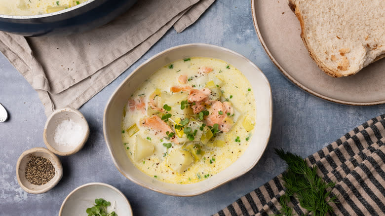 smoked salmon chowder