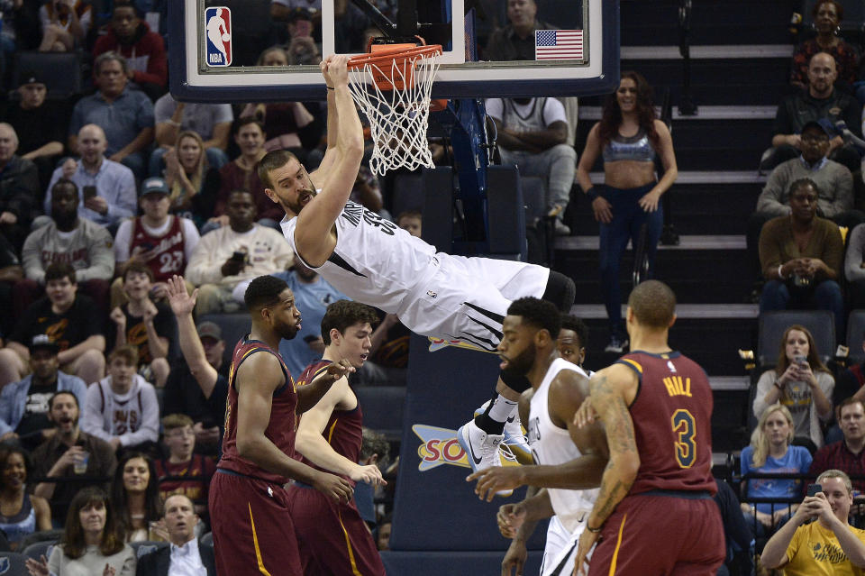 Marc Gasol is still capable of throwing it down. (AP)