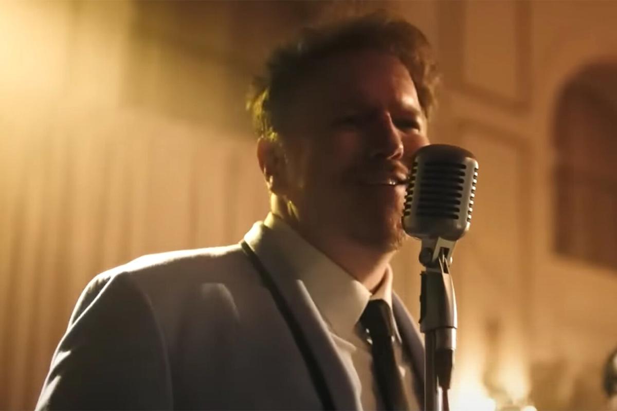 Who is Dan Finnerty? What you should know about the hilarious wedding singer in Drake’s “Falling Back” video