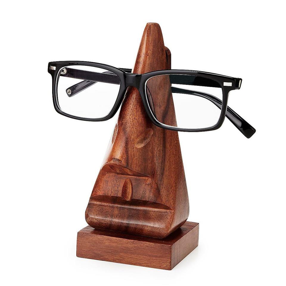 19) Eyeglasses Holder