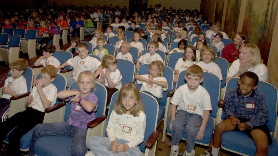 10/24/00-Tuscaloosa, AL-  Elementary students from the area schools attend a program held in the Bama Theatre Tuesday morning,  part of Red Ribbon Week to premote being drug free. (TUSCALOOSA NEWS/Joe Oliveira)