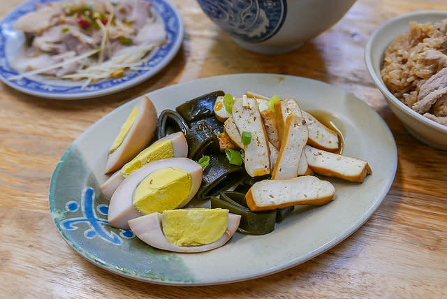 【板橋美食里廣播】【府中站】秋香ㄟ店古早味油飯