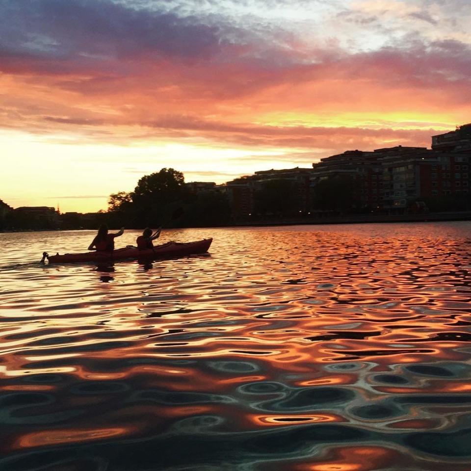 She makes mistakes sometimes. Like the time she tried kayaking with 13-year-old Violet in Sweden, only to get them both lost. But she's not trying to hide her mom-stake (that's a mistake by a mom, FYI). She <a href="https://www.instagram.com/p/BmJh0xLho-6/?utm_source=ig_embed" rel="nofollow noopener" target="_blank" data-ylk="slk:wrote about the trip on Instagram,;elm:context_link;itc:0;sec:content-canvas" class="link ">wrote about the trip on Instagram,</a> "On a pre-middle-school sneak away with my eldest...Did I get us lost in a kayak? Yes. Did we paddle as hard as we could for 100 hours and end up in a shipping lane? I’m afraid so. 😬 Did we have to be rescued? Yup." 