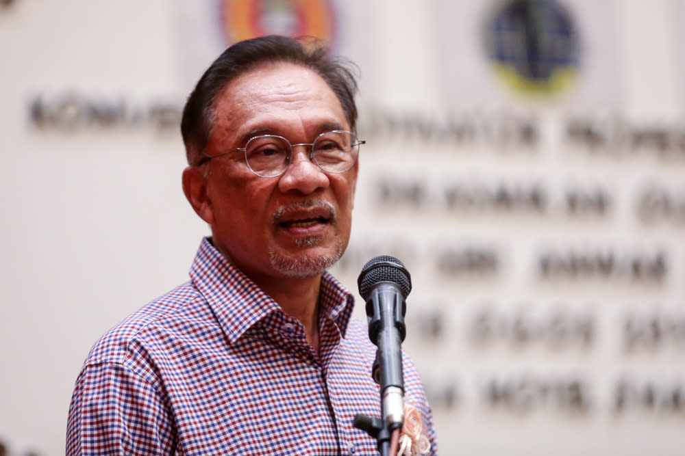 Anwar said that he supports the decision to allow the medical doctor turned preacher to continue staying here, since investigations against him are still ongoing. — Picture by Ahmad Zamzahuri