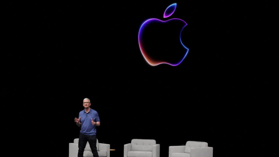 2024年6月10日，蘋果執行長庫克在加州公司總部出席年度開發者大會。路透社