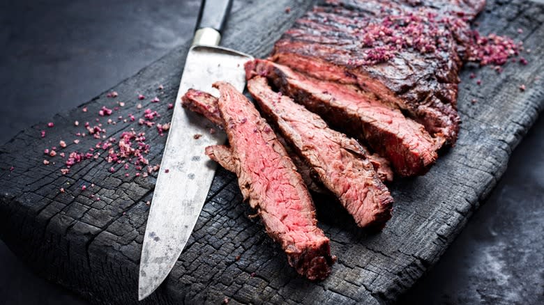 Grilled, sliced bavette steak