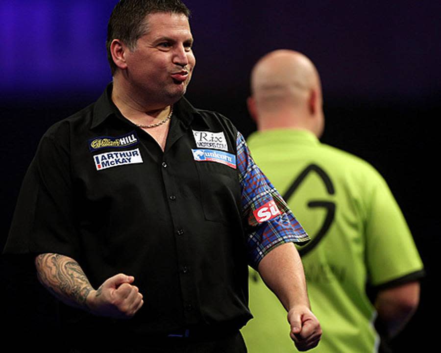 Nein, das Finale wird nicht Michael van Gerwen gegen Phil Taylor heißen. Denn nicht der Weltmeister, sondern Gary Anderson triumphiert nach einer glänzenden Leistung mit 6:3