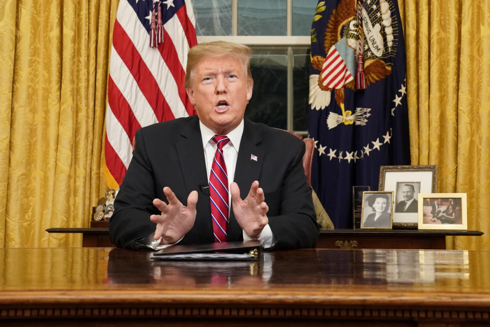 U.S. President Donald Trump delivers†a televised address to the nation from his desk in the Oval Office about immigration and the southern U.S. border on the 18th day of a partial government shutdown at the White House in Washington, U.S., January 8, 2019. (Photos: Carlos Barria/Reuters)