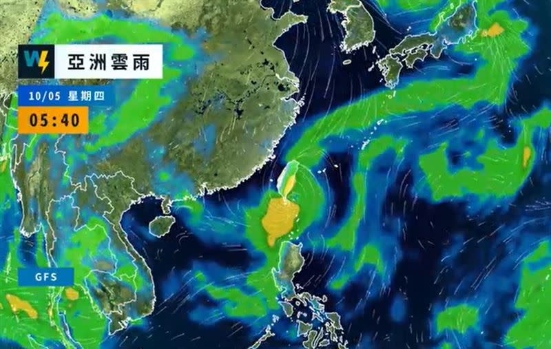 各國預測路徑已較過去收斂，顯示小犬颱風將逐漸接近台灣。（圖／翻攝自天氣風險 WeatherRisk 臉書）