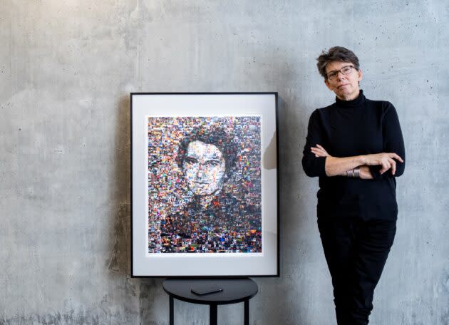Artist Kate Thompson with Rosalind Franklin portrait