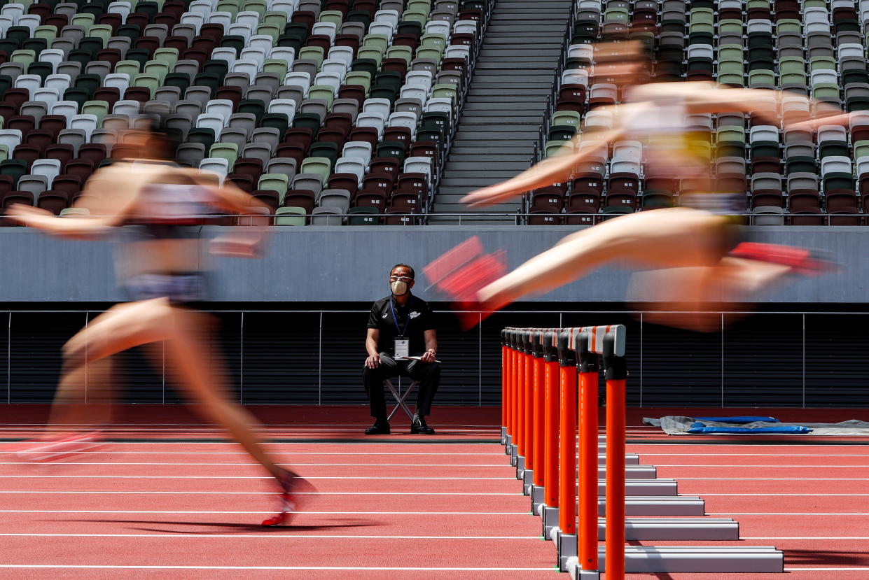 Hürdenläuferinnen bei einem Test-Event für die Spiele in Tokio im Mai (Bild: REUTERS/Issei Kato)