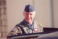 <p>Chuck Yeager en 1997.</p>