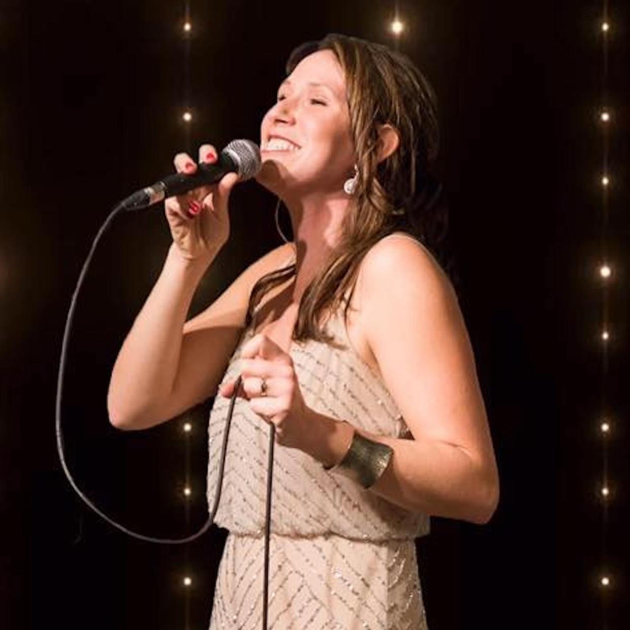 Jazzmatazz presents the return of chanteuse extraordinaire Colleen Nixon to Blue Tavern at 8 p.m. Saturday, Aug. 16, 2024.