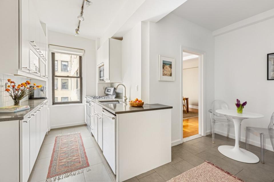 A cozy eat-in kitchen. Allyson Lubow